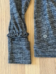 Lululemon Women’s hooded pullover thumbholes Elastic Waist 8 Heathered Gray