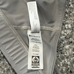 Athleta Womens Gray Adjustable T-Back V-Neck Sports Bra Size Large RN 54023