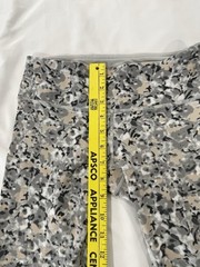 Lululemon Crop Leggings Size 4 Waist Pocket Fleur Silver Spoon Gym Workout