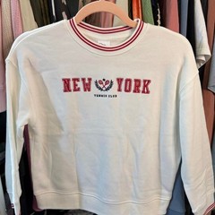 Childrens size s 6/7 white
