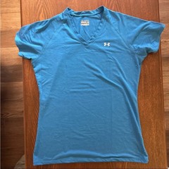 Under Armour Women’s Heat Gear Loose Fit Blue Short Sleeve Athletic Shirt M