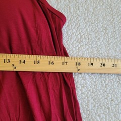 NWT Tank Top built-in bra red wsomens xl adjustgable straps
