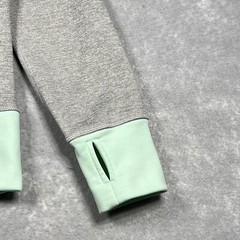 Nike Gray Green Hooded Sweatshirt Athletic Hooded Pockets Drawstring Size: M