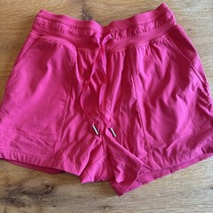 Lululemon Dance Studio Women’s Short Size 4 Sonic Pink