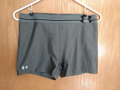 Under Armour Medium Women 3″ Shorty Compression Shorts HeatGear Gray 1270720 EUC