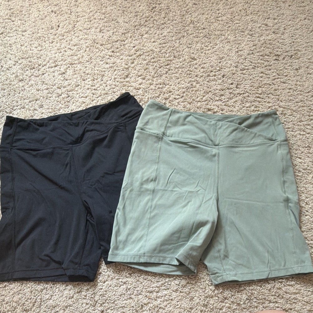 Danskin Women’s Black & Green Biker Shorts Lot 2 Knit Stretch Elastic Waist
