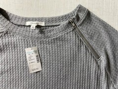 Maurices Thermal Waffle Knit Top Womens XS Gray Long Sleeve Zipper Accent NWT