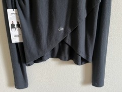 NWT Alo Yoga Embrace Long Sleeve Turtleneck Top Solid Dark Gray Women’s M W3496R