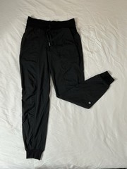 Lululemon Dance Studio Mid-Rise Jogger Black Lightweight Full Length Size 4