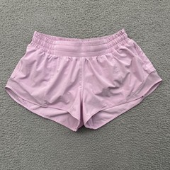 Lululemon Hotty Hot Shorts Low Rise 2.5″ Dahlia Mauve Purple Athletic Women’s 8