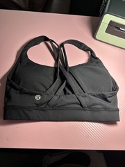 Lululemon Energy Bra Women’s Sports Black Strappy Back Size 4 Nylon Blend