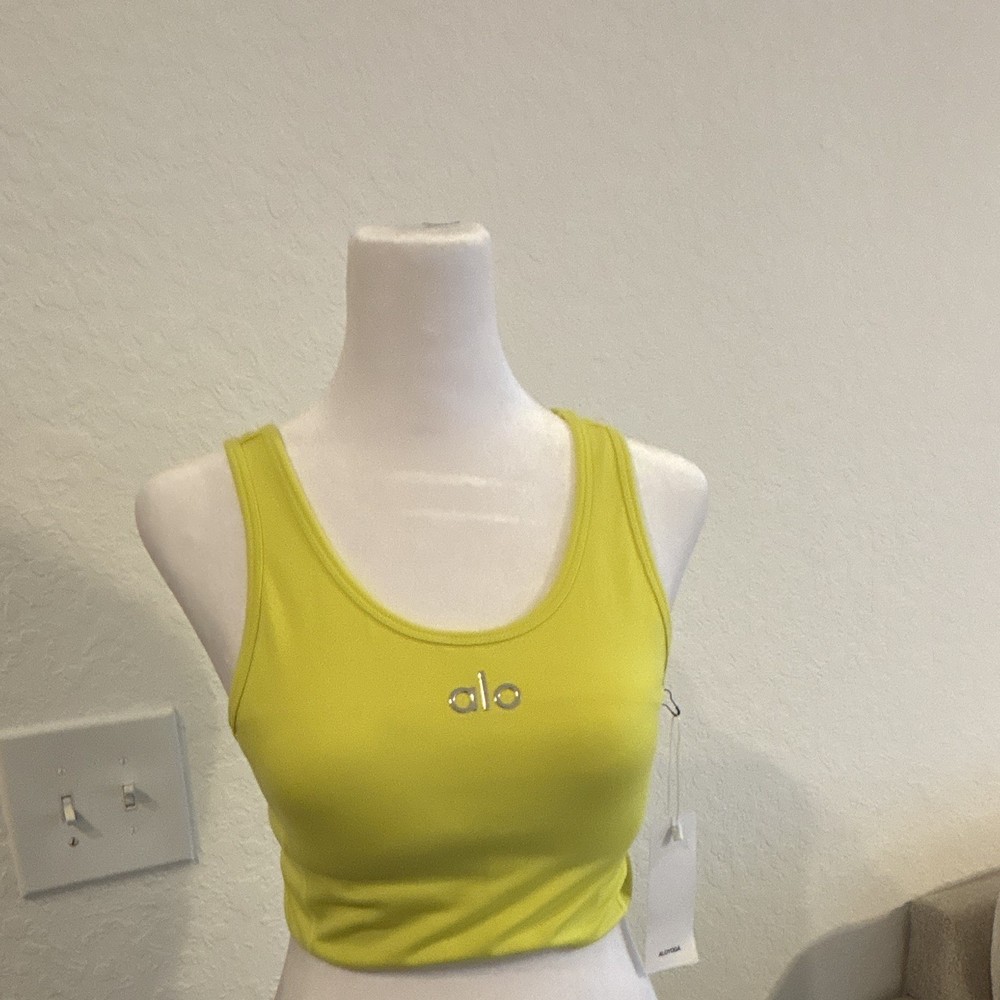 ALO Women’s Yellow Wireless Pullover Sports Bra Solid Logo, S