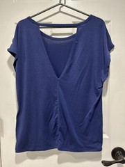 GapFit Dry size Large blue Open Back Cap Sleeve Activewear Breathable Top Shirt