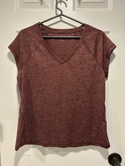 Ideology size large v-neck cap sleeve believe in motion activewear burgundy