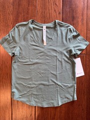 Lululemon Love V-Neck T-Shirt Colour Grey Eucalyptus Size 6