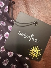 NWT Belyn Key Cap Sleeve Size XS . UPF 50 Lightweight, Golf- Tennis Pickle Ball