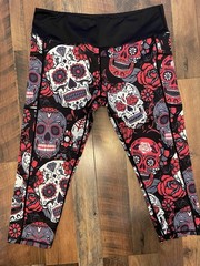 Constantly Varied Gear CVG Women’s XXL Capri Length Retired Sugar Skull Leggings