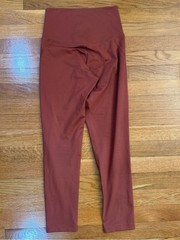 Girlfriend Collective High Rise 23.5″ Inseam Leggings in Rust Orange – Size XS