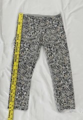 Lululemon Crop Leggings Size 4 Waist Pocket Fleur Silver Spoon Gym Workout