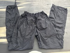 Women’s Lululemon Dance Studio Black jogger – Regular size 6