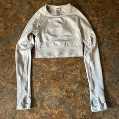 Gymshark Keyhole Back Crop Top Womens Size XS Gray Long Sleeve Thumbholes Shirt
