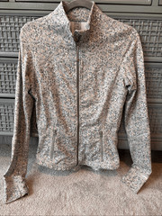 NWOT Lululemon Forme II Jacket Petit Fleur Silver Spoon Sz 6, $128 F35