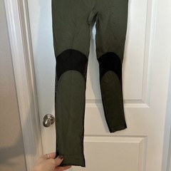 O To 5 NWT Active Leggings Size L/XL Seamless Waistband Green/Black