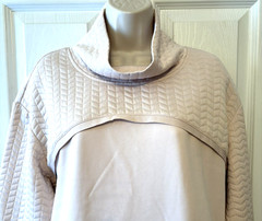 Layer 8 Women’s Quilted Pink Cowl Neck Quick Dry Size M Pullover Sweatshirt