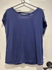GapFit Dry size Large blue Open Back Cap Sleeve Activewear Breathable Top Shirt