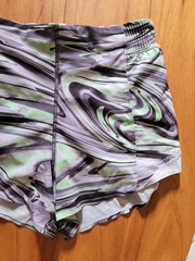 Lululemon Women’s Gray/Green/Black Abstract Shorts Elastic Waist