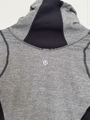 Lululemon Sweatshirt Pullover Womens 6 White Gray Striped 1/2 Zip Thumbhole *