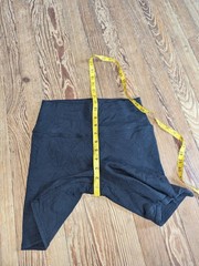 Alo Yoga High Waist Airlift Shorts Size M Black Pull On Biker 7.5″ Inseam Logo