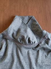 Layer 8 Women’s Gray Long Sleeve Activewear Top Thumb Holes Sz Small