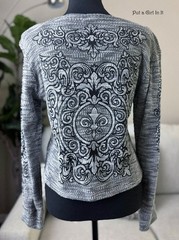 New VOCAL Womens CRYSTAL GRAY FLEUR DE LIS CROPPED SWEATER CROP SHIRT S Small