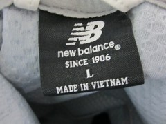 New Balance RN 130893 Windbreaker Hooded Jacket Size L White NEW