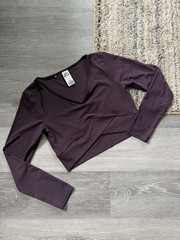 Gymshark Crossover Long Sleeve Crop Top in solid dark purple – Size M