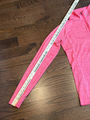 Women’s Under Armour Size SM Bright Pink Lightweight Heat Gear 1/2 Zip Mock Neck