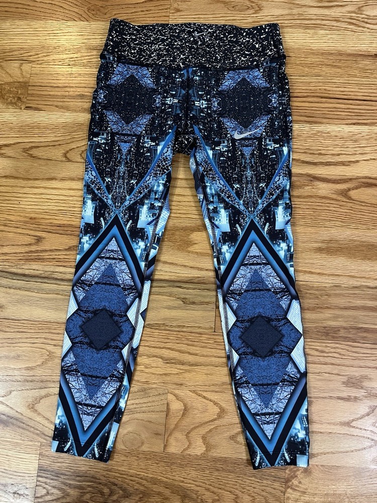 Nike Women’s Medium Tight Fit Mid Rise Full Length Leggings Training NWT
