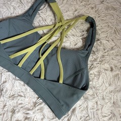 lululemon Gray/Green Strappy Crossback Sports Bra Size 6 Wireless Stretch