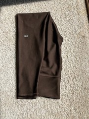 EXCELLENT CONDITION ALO YOGA High-Waist Airlift Legging in Espresso Size L