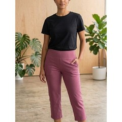 Time and Tru Rose-Mauve High-Rise Crop Ponte Capris. AW 26