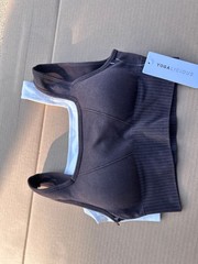 Lot Of 2 yogalicious sports bras Seamless SIZE M