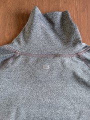 Layer 8 Women’s Gray Long Sleeve Activewear Top Thumb Holes Sz Small