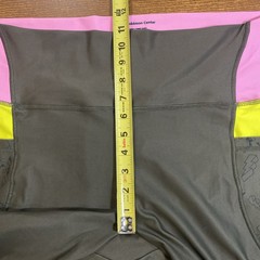 POKÉMON CENTER Colorblock Pikachu Graphic Leggings Cropped Athleisure Sz 2XL