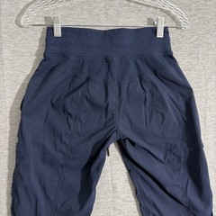 Lululemon Women’s Size 2 Navy Dance Studio Mid-Rise Straight Leg Pants