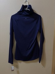 NWT Womens Layer 8 Athletic Performance Top Long Sleeve Purple Size M Quick Dry