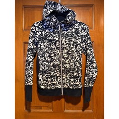 Lululemon Scuba Hoodie Black White Fleur (Floral) Size 4 EUC Athletic Fit Lulu