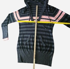 rue21 Women’s Hooded Pullover Hoodie Sweater L Gray Pink Striped Pockets Knit