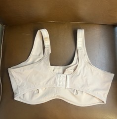 NWOT Simone Sport Underwire Bra Size 42DD Color Sand