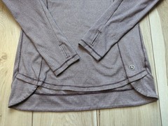 Avalanche Women’s Medium Long Sleeve Athletic Top Mauve Stripe Performance Crew